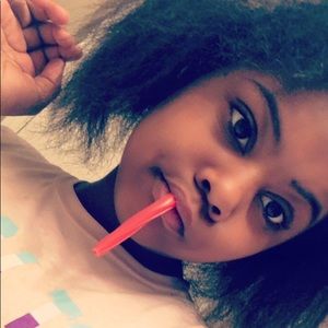 Meet your Posher, Anaya